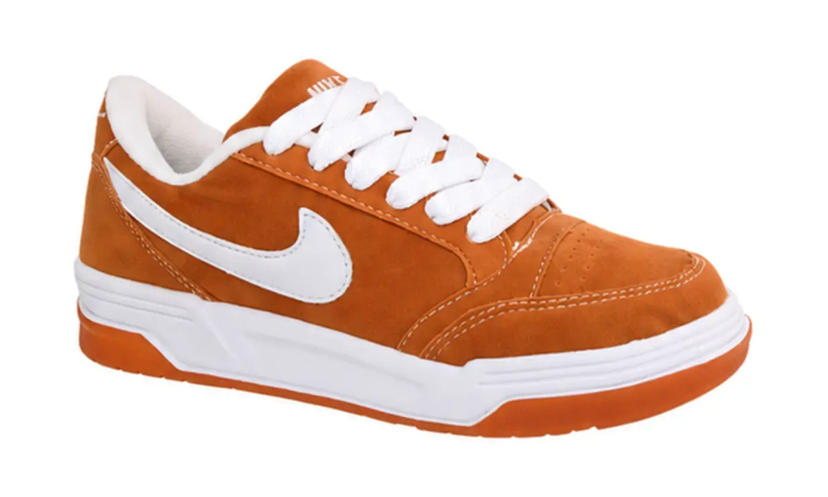 Tênis estilo Nike na cor Mostarda/Branco